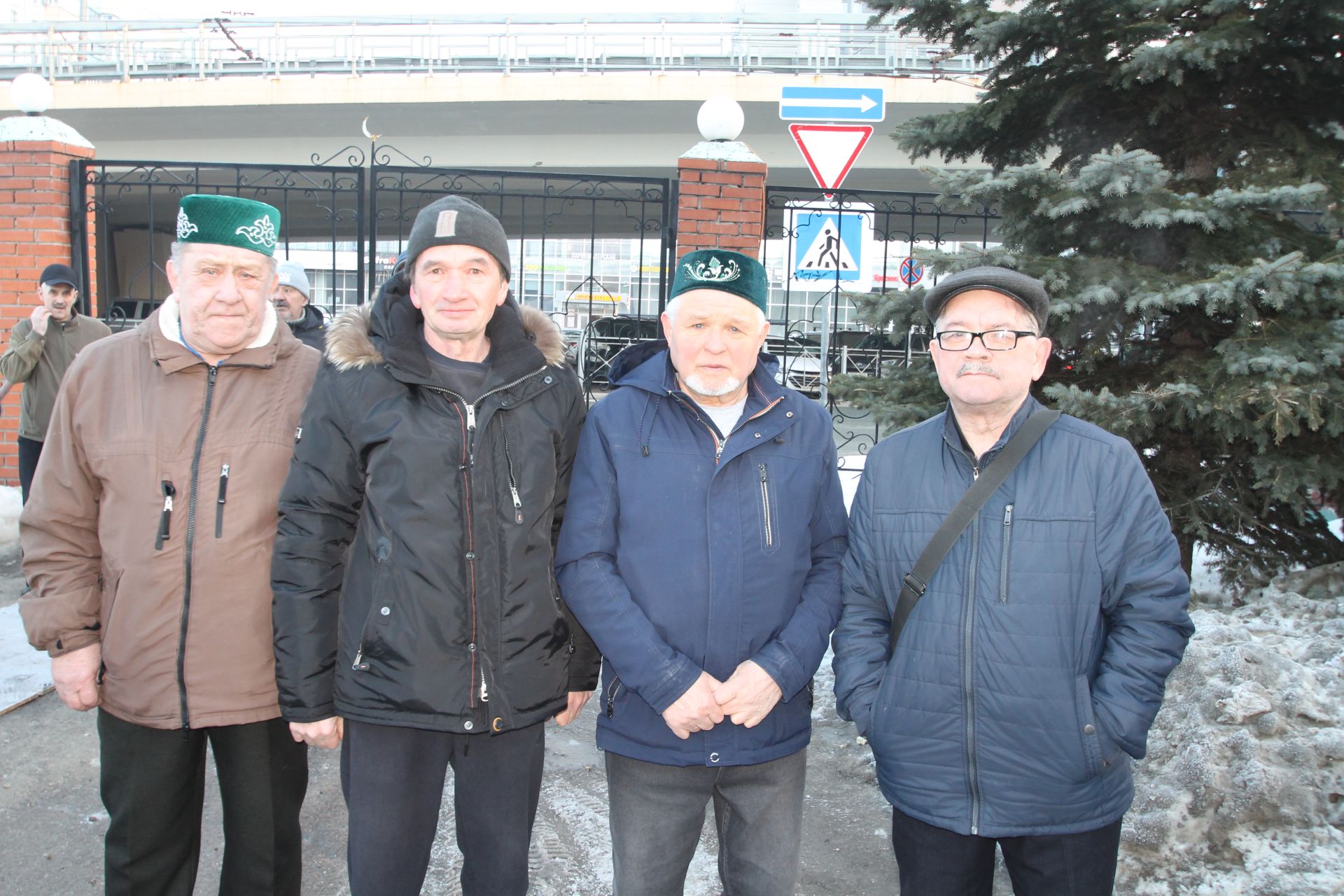 Казанның Яңа Савин районындагы «Казан нуры» мәчетендә Ураза гаете колачлы итеп үткәрелде