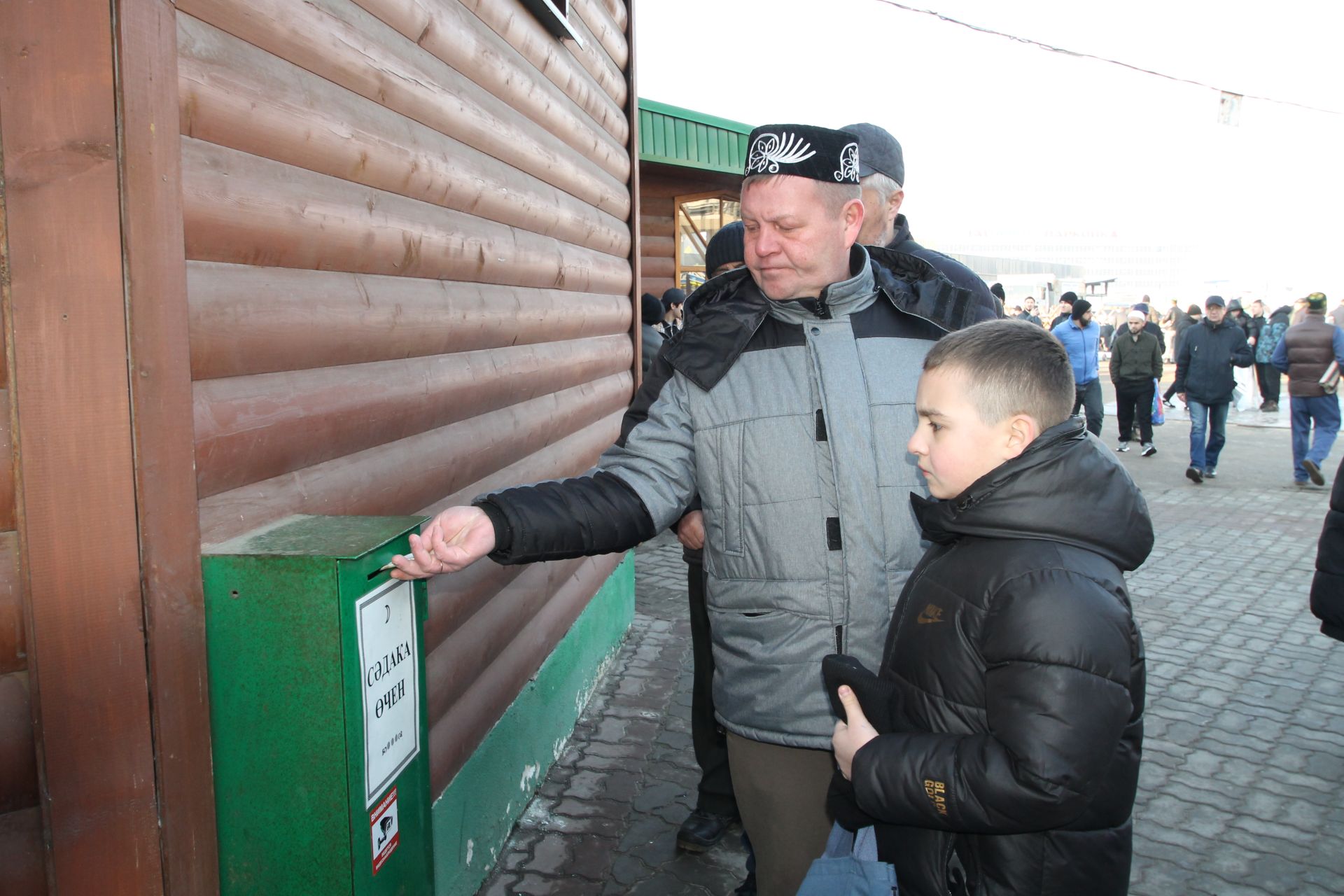 Казанның Яңа Савин районындагы «Казан нуры» мәчетендә Ураза гаете колачлы итеп үткәрелде