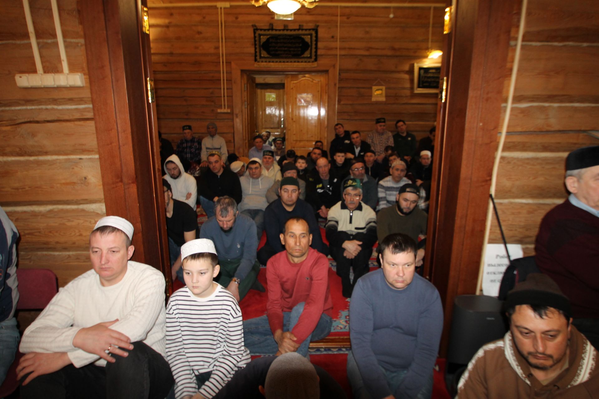 Казанның Яңа Савин районындагы «Казан нуры» мәчетендә Ураза гаете колачлы итеп үткәрелде