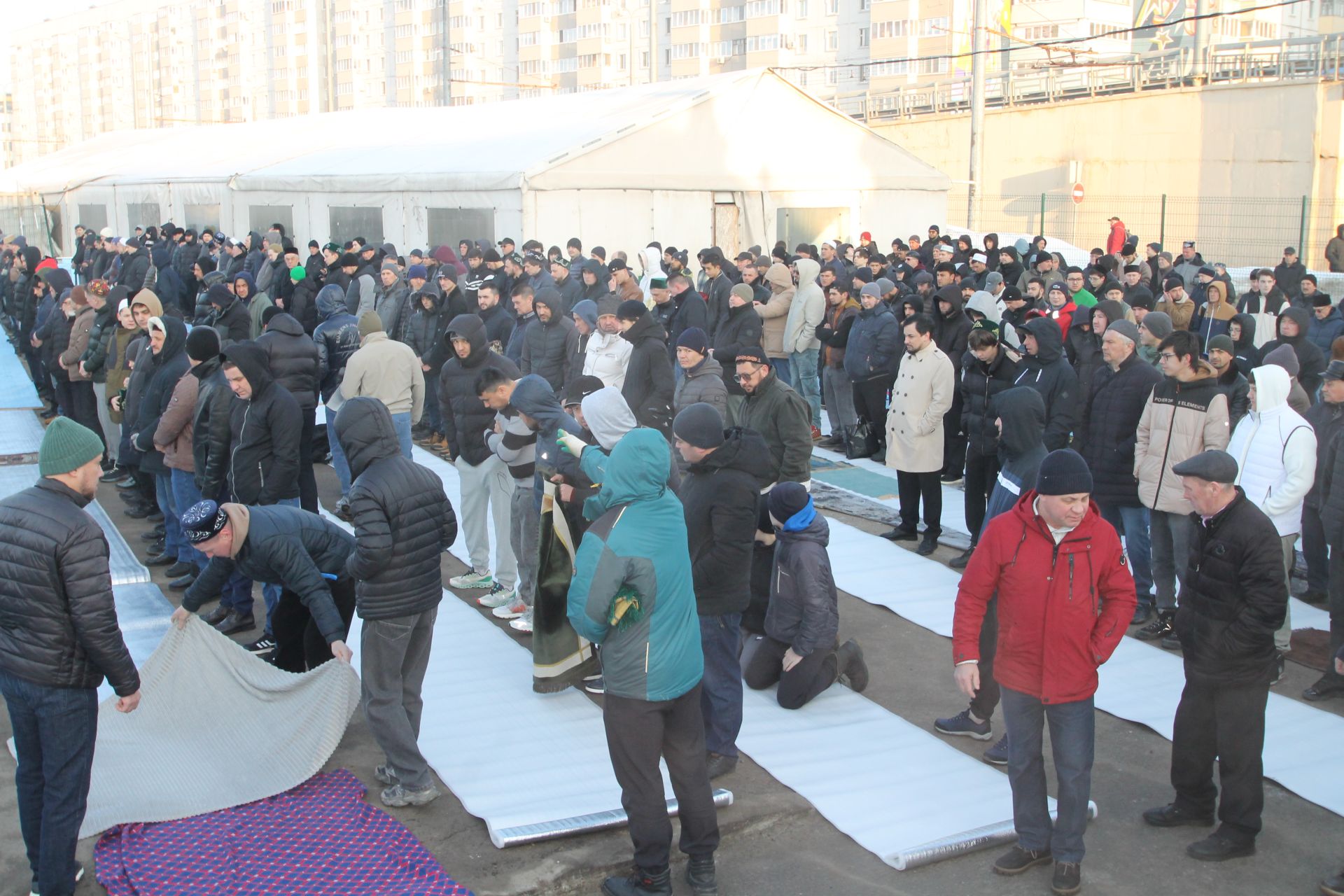 Казанның Яңа Савин районындагы «Казан нуры» мәчетендә Ураза гаете колачлы итеп үткәрелде