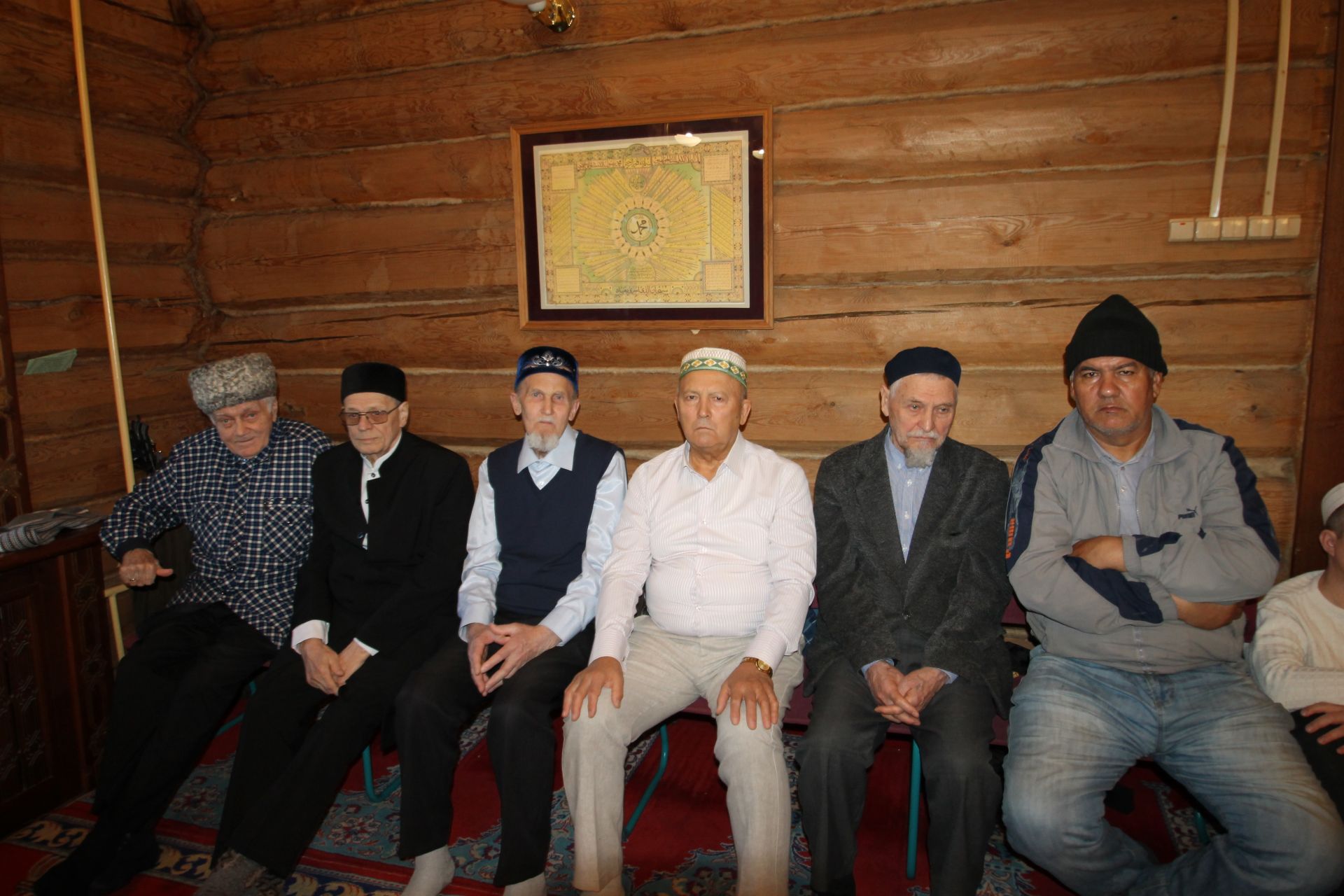 Казанның Яңа Савин районындагы «Казан нуры» мәчетендә Ураза гаете колачлы итеп үткәрелде