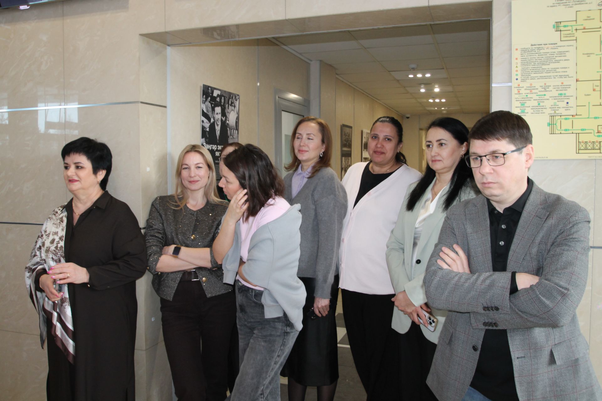 «Татмедиа» АҖ ир-егетләре гүзәл затларны 8 март белән котлады.