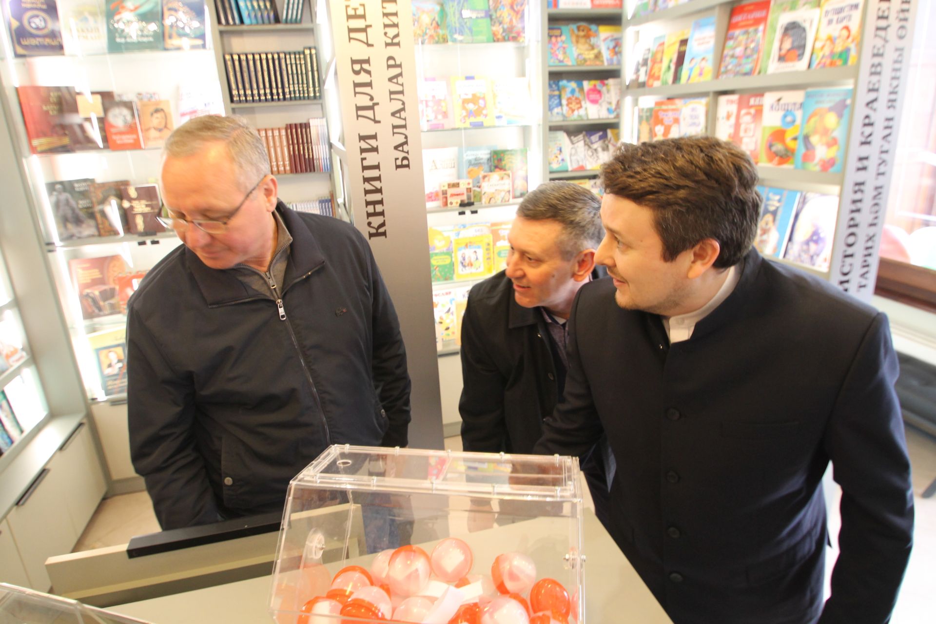 Казанда Бауман урамындагы татар китап кибете яңартылып ачылды