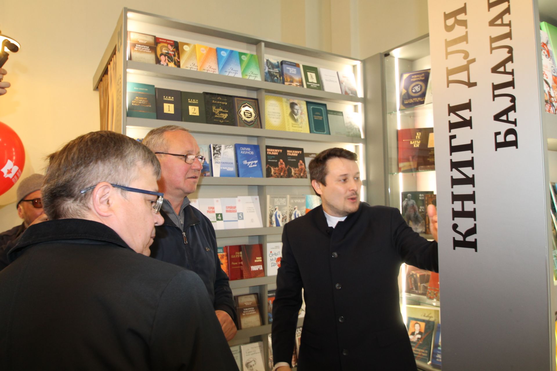 Казанда Бауман урамындагы татар китап кибете яңартылып ачылды