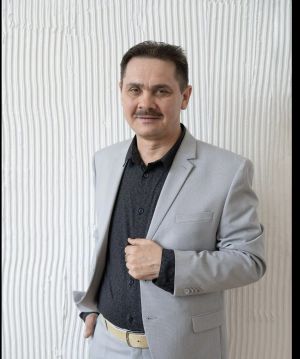 26 ел театрда: “Көлкеле образлар да уйландырырга тиеш”