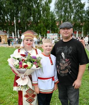 Татарстан — уртак йортыбыз: Тәтештә төрле милләт традицияләрен берләштергән гаилә