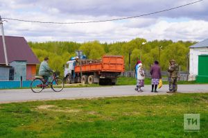 «Халыктан сорамыйча, аларга мондый карарны кабул итәргә кем хокук биргән?»