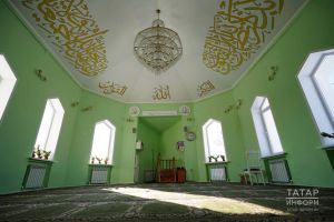 “Өйгә кергәндә сукыр булып кер, чыкканда телсез булып чык”