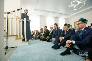 “Машинада барганда яки самолетта очканда намаз укырга ярыймы? Аны ничек укырга?”