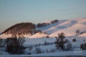 Буран кочаклаган зират юлы (хикәя)