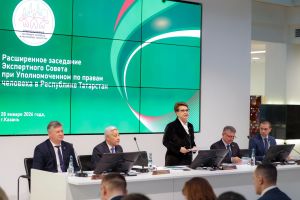 Фәрит Мөхәммәтшин: «Сезнең иң авыр, җаваплы һәм игелекле миссиягез – кешеләр белән эшләү»