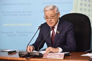 Фәрит Мөхәммәтшин Татарстан Республикасы Дәүләт гербы көне белән котлый