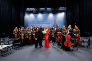 «Мин тамашачыны алдамыйм!» — Илүсә Хуҗина сәхнә серләрен ачты