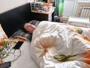 Тәрәзә артындагы гомер: Казанда авыру хатын-кыз ярдәм көтә