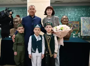 Рөстәм Миңнеханов: “Сез безгә түгел, без сезгә рәхмәтле!”