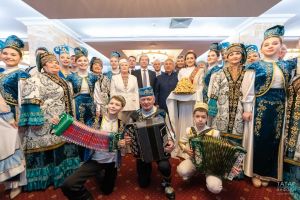 “Кешегә ярый белмибез, эшлибез дә эшлибез”