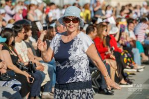 Татар кызлары, нишлисез сез, кайсы җирегез белән уйлыйсыз!? - дип чаң сугасы килә