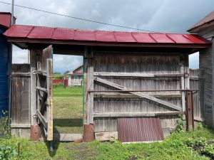 Өй эче буп-буш. Әнкәй яткан карават та ятим калды...