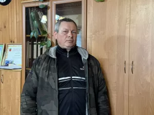 Казанны ташлап, тракторга утырган