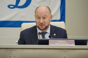 «Матбугатның роле стратегик булып кала»: Әсгать Сәфәров журналистларны бәйрәм белән котлады