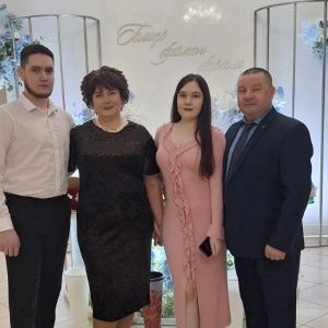 Юлия Мансурова: «Балаларны сөендергәч, күңелгә ниндидер бер аңлатып булмаслык рәхәтлек иңә...»