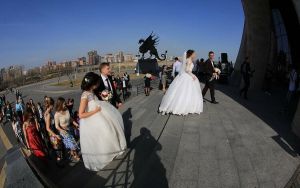 «Моның ише ир белән яшәргә язмасын», - дип уйлады кыз