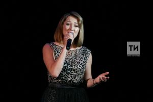 “Самолет ватык диделәр”: Алинә Сәфиуллина улы белән Төркиягә очканда 24 сәгать аэропортта көткән