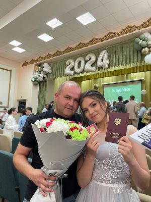 «Мин әле дә аның юклыгына ышана алмыйм»: Илүзә Сабирова әтисе турында истәлекләре белән уртаклашты