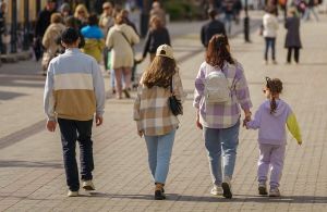 Татарстанда ике һәм аннан да күбрәк балалы гаиләләргә ел саен 25 мең сумнан түләү билгеләнә