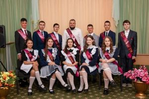 Тугыз бала үстерүче Аймасовлар: ни өчен шәһәрдән Балтач авылына күченгәннәр?