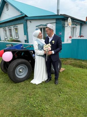 Саба егете сөйгәненә мәһәргә үзе җыйган квадрацикл бүләк иткән