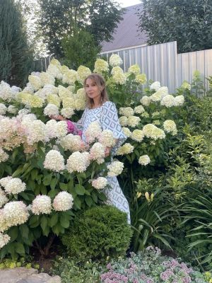 Биектаудагы «җәннәт бакчасы»: Ләйсән Хәкимова 100дән артык төр чәчәк үстерә