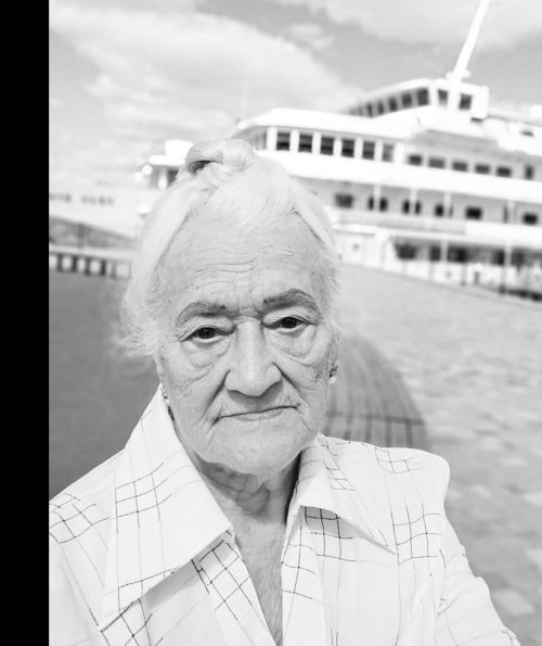 Үз язмышын үзе язган табибә