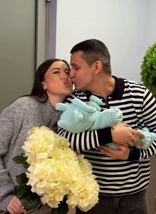 «Без хәзер өчәү»: җырлы гаиләдән куанычлы хәбәр. Котлыйбыз!