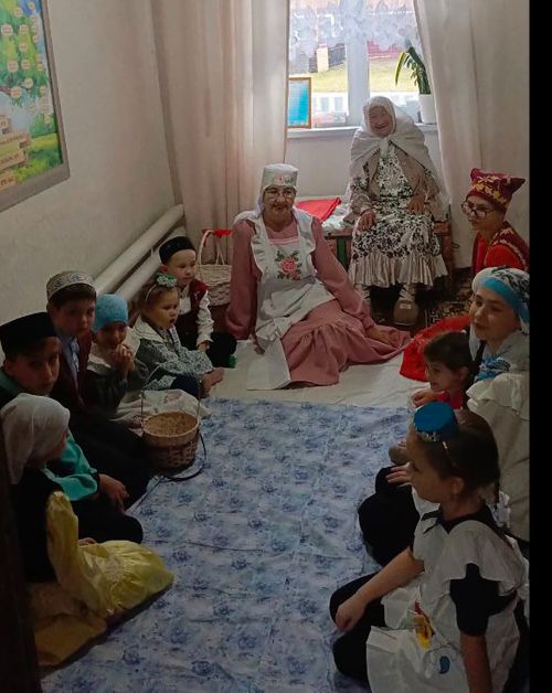 101 яшьлек Асия әби: «Сине уздырып яшим әле!»