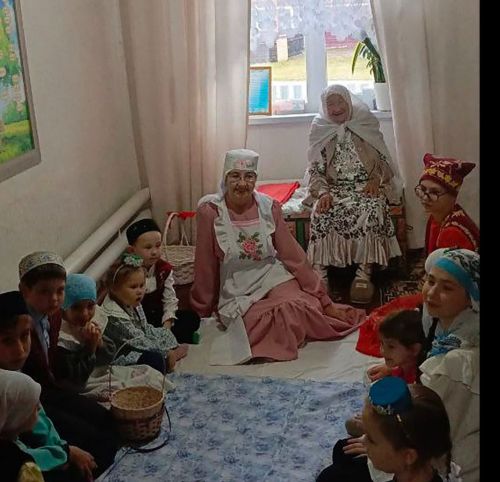 101 яшьлек Асия әби: «Сине уздырып яшим әле!»