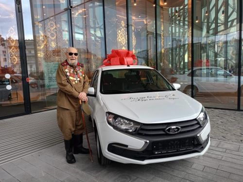 100 яшендә 16 китап авторы: сугыш ветераны Александр Малов «Шәһри Казан»га нигә татарча сөйләде?