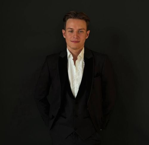 Күзләре күрмәсә дә иҗат итә: Дәниф Шәрәфетдинов бүген ничек яши