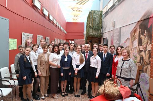 Фәрит Мөхәммәтшин 179 нчы гимназиядә парламент дәресендә катнашты