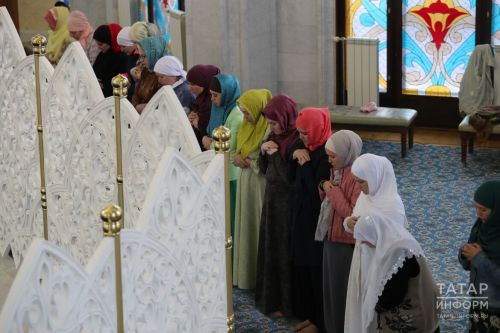 Яулык япмаган хатын-кызның уразасы кабул буламы?