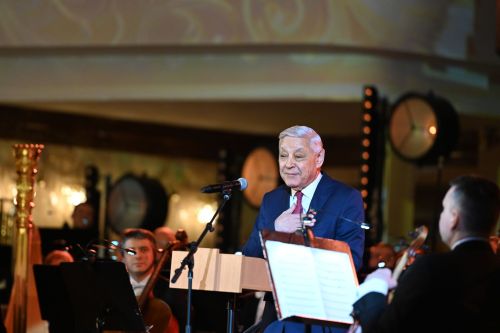 Фәрит Мөхәммәтшин: “Республика хатын-кызлары Татарстан үсешенә зур өлеш кертә”