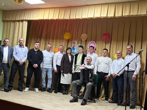 “Тулбай авылының халык артисты” исемен бирерлек»: сәхнә тотты Тулбай бөркетләре!