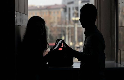 Кызым беренче мәхәббәтемнең улы белән очраша...