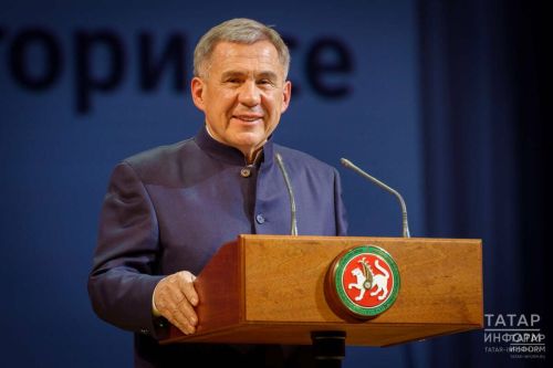 Миңнеханов «Динамо-Ак Барс» хатын-кызлар волейбол клубын чемпион титулы белән котлады