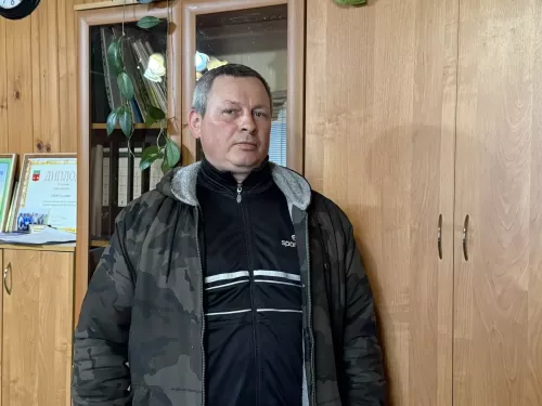 Казанны ташлап, тракторга утырган