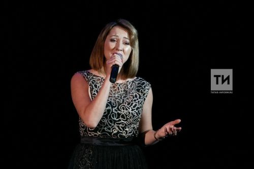 “Самолет ватык диделәр”: Алинә Сәфиуллина улы белән Төркиягә очканда 24 сәгать аэропортта көткән