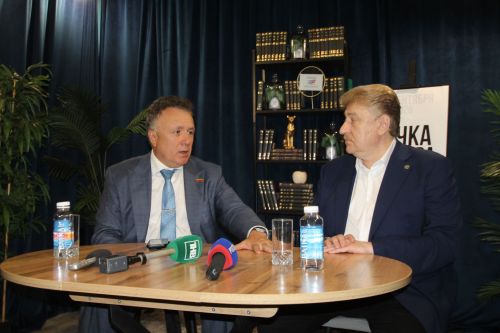 Илшат Әминов: ”Кайбер кандидатларның фантастик чыгышлар ясавына шаккатам”