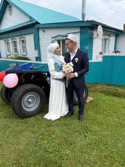 Саба егете сөйгәненә мәһәргә үзе җыйган квадрацикл бүләк иткән